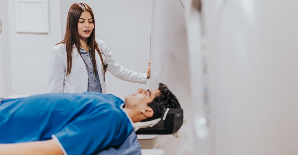 Sức khỏe sinh sản trước khi cưới: những xét nghiệm không nên bỏ qua