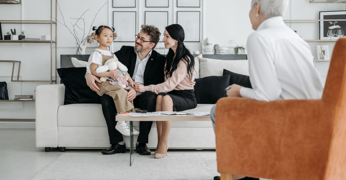 Bố mẹ phản đối chuyện cưới, phải làm sao? 6 cách hoá giải khéo léo