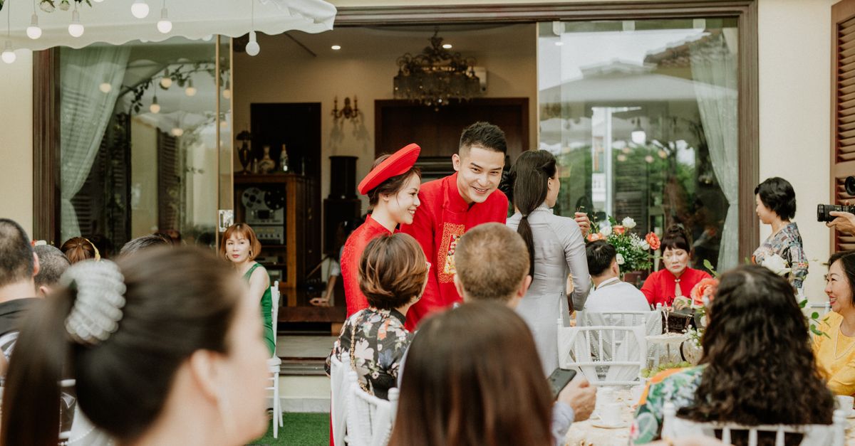 Có nên làm đám cưới nhỏ gọn? Xu hướng cưới tối giản và điều cần cân nhắc