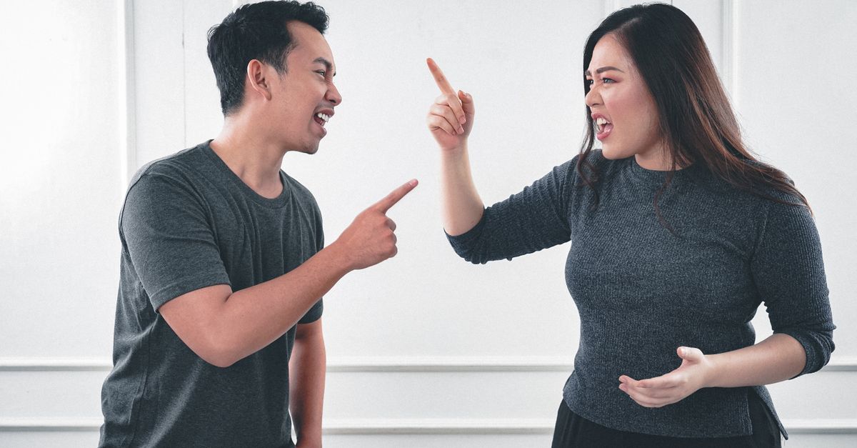 Vợ chồng cãi nhau có bị phạt tiền không? Sự thật về quy định